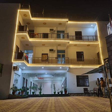 Hotel Vrindavan Bhakti Bhavan- Near Prem Mandir By Mukund Exterior foto
