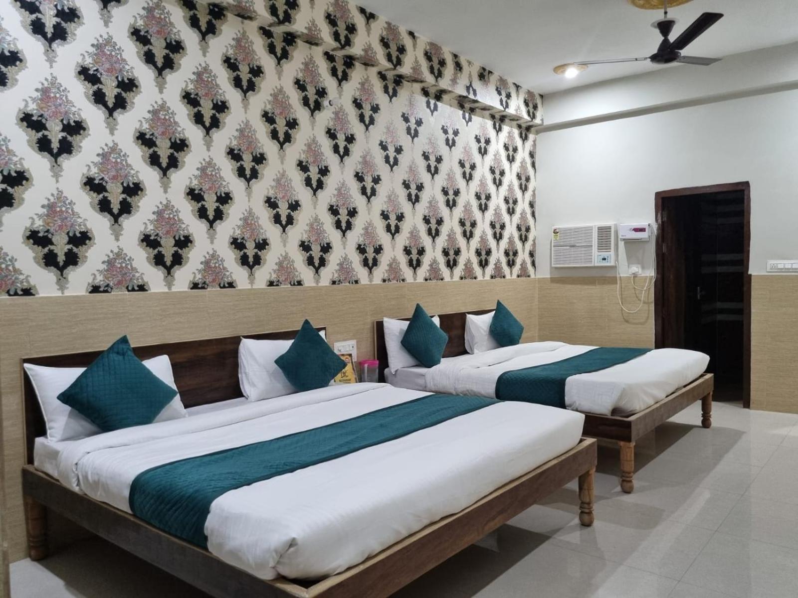 Hotel Vrindavan Bhakti Bhavan- Near Prem Mandir By Mukund Exterior foto